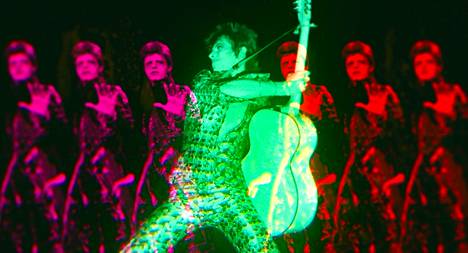 Uusi dokumentti korostaa Bowien taiteilijuutta eli häntä ei esitellä pelkästään musiikin ja muusikkouran kautta.