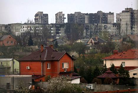 Tuhoutuneita rakennuksia Bahmutin kaupungissa huhtikuussa. 