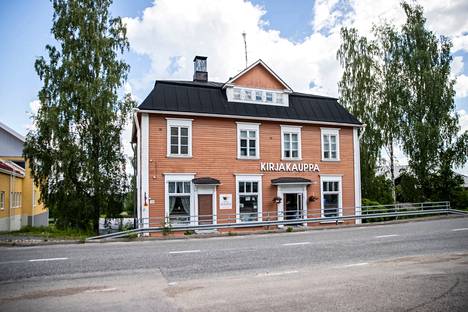 Vinhan kirjakauppa sijaitsee Ruoveden keskustassa, ja se on rakennettu vuonna 1931.