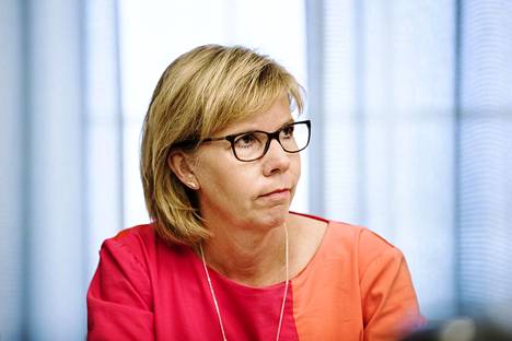 Rkp:n puheenjohtaja Anna-Maja Henriksson sanoo, että rkp:lle tärkeitä ovat Suomen avoimuus, kansainvälisyys ja kaksikielisyys.
