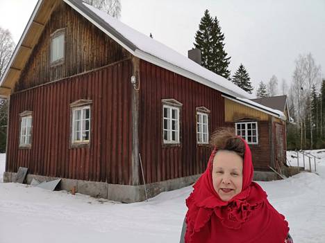 Sastamalan kaakkoiskulmalla asuva Taina Hollo haluaa kerätä vaaleissa ääniä Suomen kommunistiselle puolueelle.