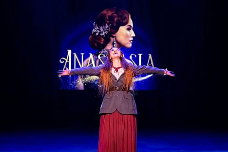 Anastasia-musikaalin nimiroolissa nähdään Tampereen Teatterin oma näyttelijä Pia Piltz. Hän teki nimiroolin myös vuonna 2018 ensi-illan saaneessa Anna Kareninassa.