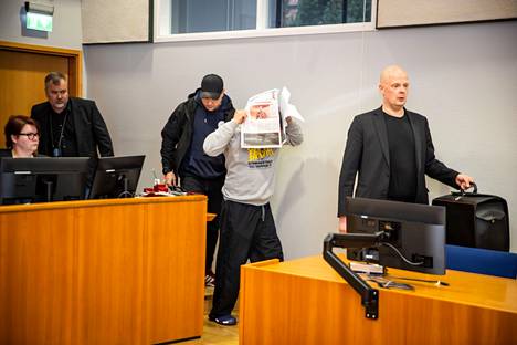 Epäilty 59-vuotias pirkanmaalaismies on Aamulehden tietojen mukaan SM-tason ampumaharrastaja. 