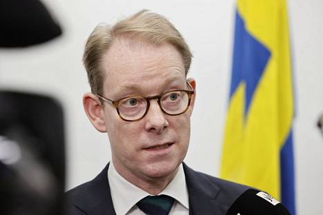 ”Olemme tietenkin täysin valmiita jatkamaan näitä keskusteluja”, Ruotsin ulkoministeri Tobias Billström sanoi.