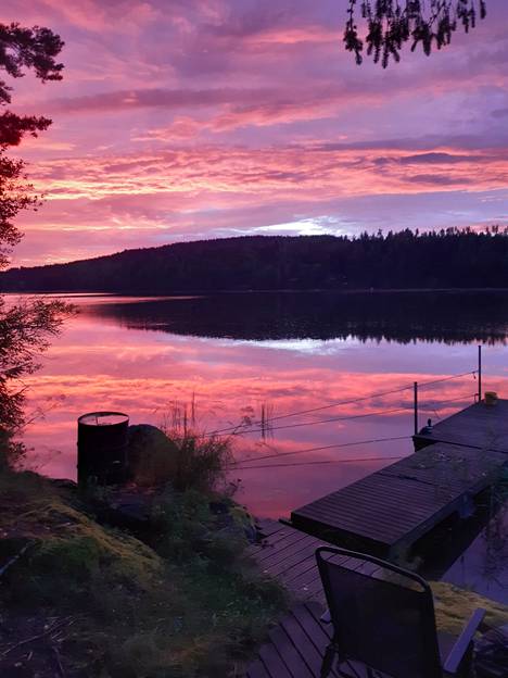 Elokuun lopun auringonlasku Piikkilän järvellä 28.08.2022