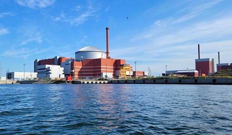 Olkiluoto 3 -ydinvoimala käynnistettiin huoltoseisokin jälkeen sunnuntaina. Turbiinilaitoshäiriön seurauksena voimala irrotettiin valtakunnan sähköverkosta maanantaina aamupäivällä.
