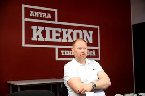 Ässien hallituksen jäsen Kimmo Suominen aloitti hyväntekeväisyyskampanjan, jonka loppusumman suuruuden määrittelee joukkueen menestys. 