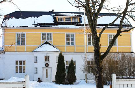 1920-luvulla valmistunut Narvan meijeri on ollut yksityisomistuksessa, ja siirtyy nyt Narvan kyläpanimon tuotantotilaksi ja kyläbistroksi.