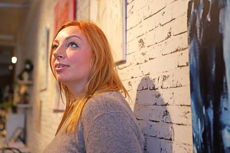 Nokian kuvataiteilijat ry:n joulukuun 2022 kuukauden taiteilija on Marika Luukkanen. Kohti – hahmoja kankaalla 1 on taiteilijan ensimmäinen yksityisnäyttely, joka esittelee tämän vuoden 2022 aikana kankaalle siveltimen kautta ilmestyneitä hahmoja.
