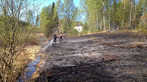 Kevät on edennyt Suomessa siihen pisteeseen, että ensimmäiset ruohikkopalovaroitukset on jo annettu. Satakunnassa varoitus ei ole vielä voimassa. 