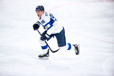 Mikko Rantanen hakee yhä avausmaaliaan MM-kisoissa. Unkaria vastaan oli jo lähellä.