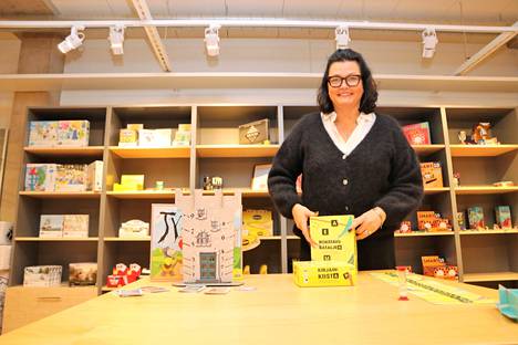 Riia Sandström iloitsee Martinexin menestyksestä. Samalla hän toivoo kuluttajien tukevan myös harvoja jäljellä olevia lelujen erikoisliikkeitä.