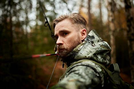 Kiikoisten metsästysseuran jäsen Aleksi Lumme palkittiin työstään metsästyskeskustelun kehittämiseksi. Hän haluaa metsästää monipuolisesti, mutta erityisen mielellään hän metsästää jousipyssyllä.