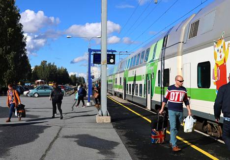Juna on Parkanon käytetyin julkinen liikenneväline. Pienillä parannuksilla ratayhteydet palvelisivat paremmin myös pohjois-satakuntalaisia, Kankaanpään kokoomusryhmä toteaa valtuustoaloitteessaan.