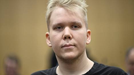 Länsi-Uudenmaan käräjäoikeus antoi tiistaina tuomion Aleksanteri Kivimäelle. Kuva on otettu oikeussalissa 27. helmikuuta.