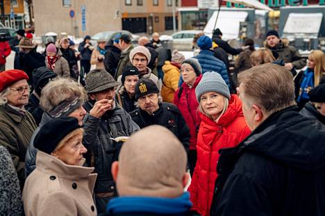 Perussuomalaisten suosio nousi Ylen viimeisessä gallupissa. Puheenjohtaja Riikka Purra Tammelantorilla viime keväänä. Pirkanmaalta puolue tavoittelee eduskuntaan viittä kansanedustajaa. 