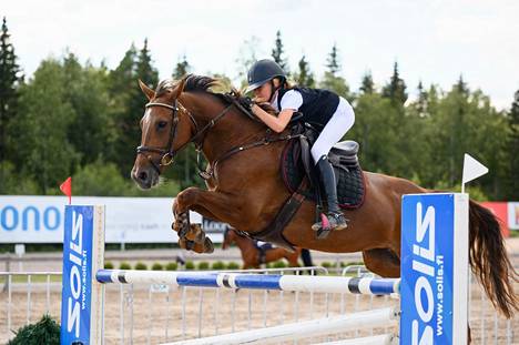 Sympaattinen ja ratsastajaan luottava hevonen on Sani Illin mukaan paras kumppani esteradoilla. 