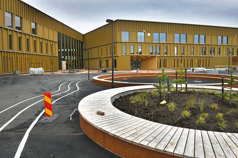 Rauman suuri koulutuksen ja vapaa-ajan keskus Karin kampus avaa näillä näkymin ovensa ensi elokuussa, kun koulutyö alkaa. 