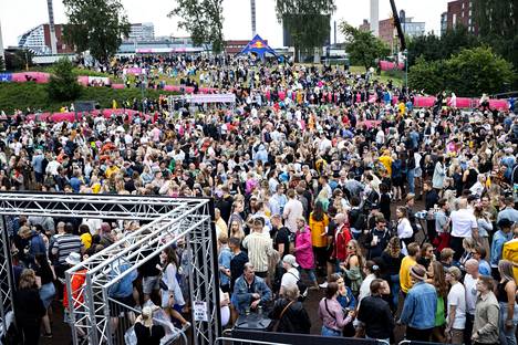 Kesä täyttää Pirkanmaan taas valtavalla määrällä tapahtumia. Kesällä 2022 Tammerfest kokosi festivaalikansan Tampereen Ratinaan.