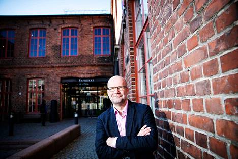 Toimittaja ja tietokirjailija Matti Mörttinen kirjoitti avaa populismin olemuksen kattavasti tuoreessa Yannick Lahden kanssa kirjoitetussa tietokirjassa Populismin anatomia. Mörttinen kuvattuna Tampereella vuonna 2018.
