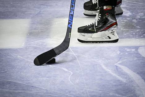 Jääkiekkoliitto on ollut kohun keskellä epäillyn juniorien jääkiekko-ottelun rasismitapauksen vuoksi.