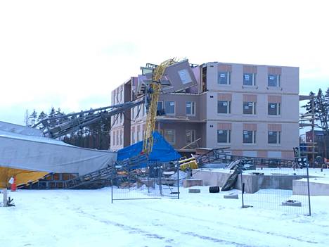 Vuoreksen vaurioituneen kerrostalon vahinkojen laajuutta selvitetään -  Tampere - Aamulehti