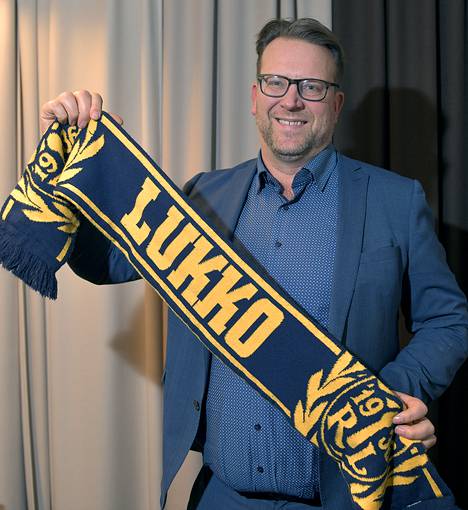 "Urheilussa pitää uskaltaa yrittää erilaisia juttuja. Lukolla on varaa kokeilla uusia asioita", sanoo Liiga-Lukon uusi puheenjohtaja Janne Mokka.