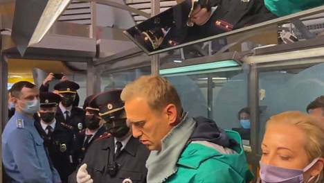 Viranomaiset ottivat Navalnyin kiinni sunnuntaina lentoasemalla, kun hän palasi Saksasta Venäjälle.