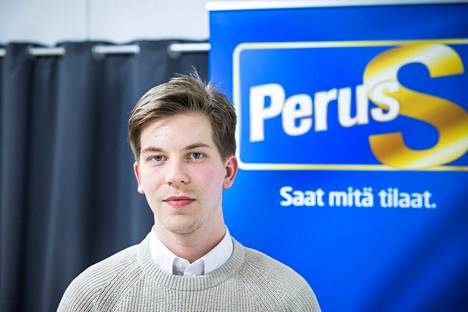 Tamperelainen perussuomalaiset nuoret ry:n puheenjohtaja Joakim Vigelius pitää kolmen puolueen irtiottoa vaalitaktisena pelinä.