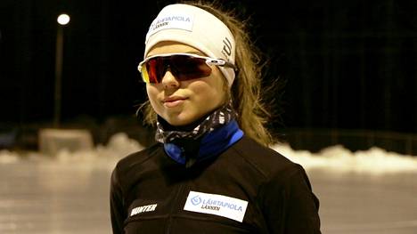 Sanni Rosendahl kilpailee pikaluistelun nuorten maailmancupissa.