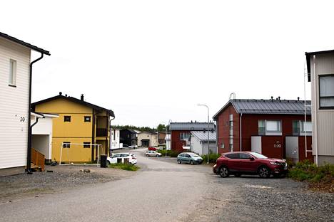 Uusien asunto- ja maapolitiikan linjauksilla vaikutetaan esimerkiksi kaupungin pientalotonttien luovutuksen kriteereihin. Kuva on Lintuhytin asuinalueelta vuodelta 2020. 