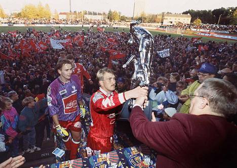 FC Jazz voitti Porin historian ensimmäisen jalkapallon Suomen mestaruuden 3.10.1993