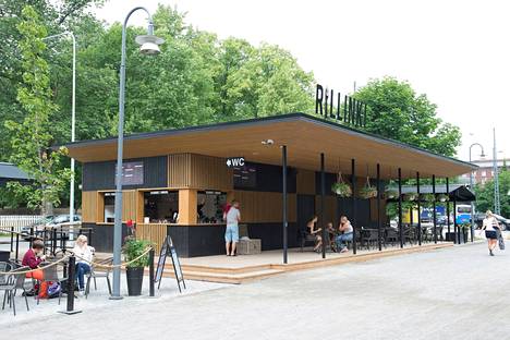 Rillingin uusi rakennus näytti Hämeenpuistossa tältä heinäkuussa 2014.