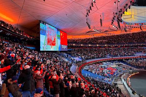 Pekingin olympialaisten avajaisissa huikeaa väriloistoa – katso kuvat -  Urheilu - Aamulehti