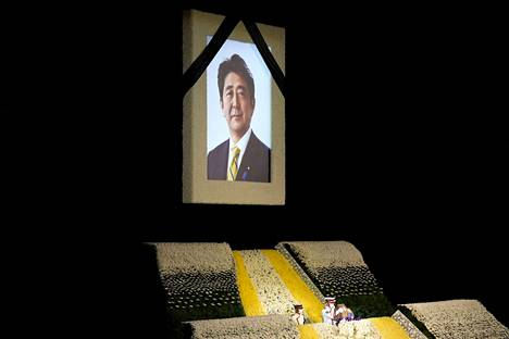 Shinzo Aben murhasta epäillään 41-vuotiasta miestä, jonka on kerrottu kantaneen kaunaa entiselle pääministerille tämän roolista korealaistaustaisen Yhdistymiskirkon leviämisessä Japanissa.