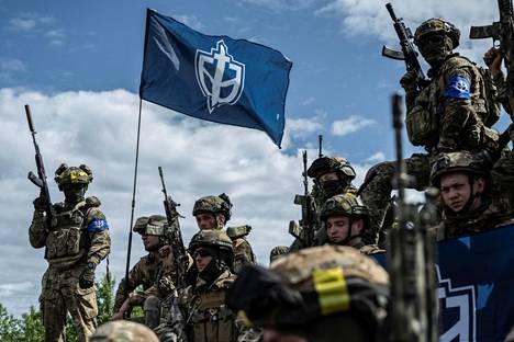 Venäjän vapaaehtoisjoukkojen jäseniä nähtiin Ukrainan ja Venäjän välisellä rajalla 24. toukokuuta. Ukraina kiistää osallisuutensa vapaaehtoisten ryhmittymien Venäjän Belgorodiin tehdyissä iskuissa.