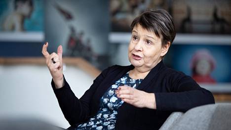 Satakunnan hyvinvointialueen johtaja Kirsi Varhila pitää kehysriihen vuoden 2028 rahoitusvähennystä hyvinvointialueille epärealistisena.