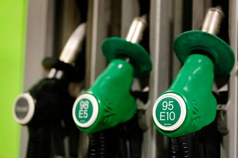 Hintojen kuukausimuutos oli 1,3 prosenttia, mikä johtui muun muassa bensiinin kallistumisesta. 
