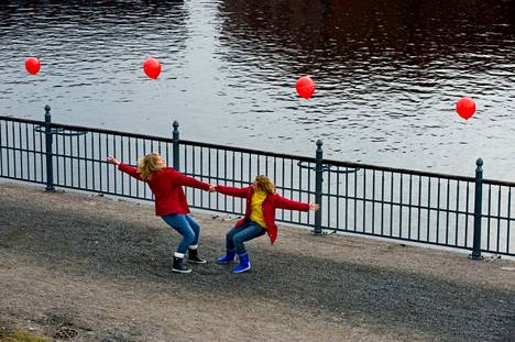 Tanssivirtaa Tampereella -festivaali tuo tanssin Tampereen keskustan kaduille ja puistoihin.