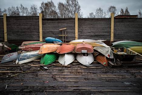 Vuonna 2018 hylättyjen veneiden huutokauppa pidettiin paikan päällä Hiedanrannassa. Silloinkin oli myynnissä eniten soutuveneitä.