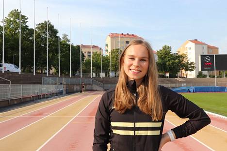 Viime vuonna Siri Savolainen voitti Paavo Nurmen stadionilla alle 23-vuotiaiden SM-hopeaa.