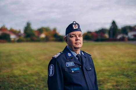 Sisä-Suomen poliisilaitoksen poliisipäällikkö Mikko Masalinin mukaan nopeat vaihtelut asiointipalveluiden kysynnässä ovat poliisilaitokselle vaikeita. Masalin kuvattiin syyskuussa vuonna 2022.