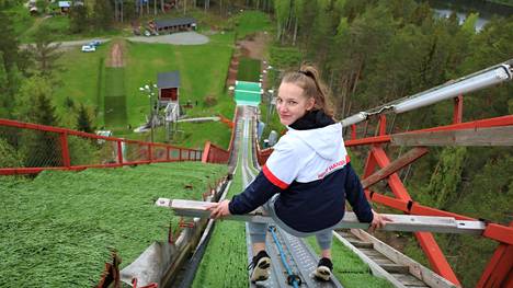 Sofia Mattila hyppää viikonloppuna ensimmäistä kertaa maailmancupin kisoissa.
