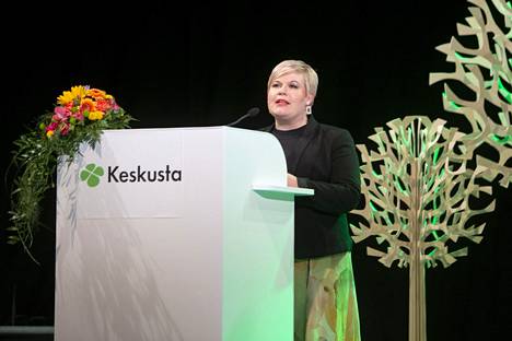 Puheenjohtaja Annika Saarikko puhui keskustan puoluekokouksen avauksessa Lappeenrannassa 10. kesäkuuta 2022.