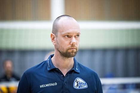 Akaa Volleyn päävalmentaja Olli Kunnari oli tyytyväinen, kun joukkue voitti kotikentällään Kyky-Betsetin.