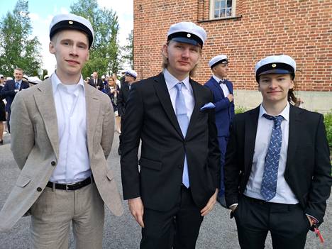 Kasper Stenfors (vasemmalla), Matias Rapeli ja Vilho Jokela kertoivat tulevaisuuden suunnitelmistaan.