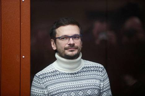 Venäjällä vangitulle toisinajattelijalle Ilja Jašinille langetettiin tuomio perjantaina 9. joulukuuta Moskovassa.