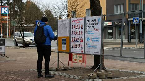 Aluevaalien mainosjulisteet tulevat tammikuussa Keuruun keskustaajamaan aiemmista vaaleista tutuille paikoille.