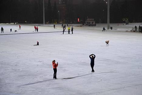 Tampereen kaupungin liikuntapalveluiden liikuntapäällikön mukaan jäät olisi tarkoitus pitää tästä eteenpäin aina maaliskuuhun saakka.