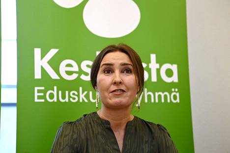 Keskustan eduskuntaryhmän puheenjohtaja Eeva Kalli kuvattiin 15. syyskuuta 2022.